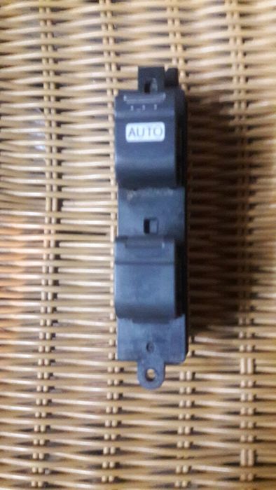 Продам кнопку стеклоподемника.