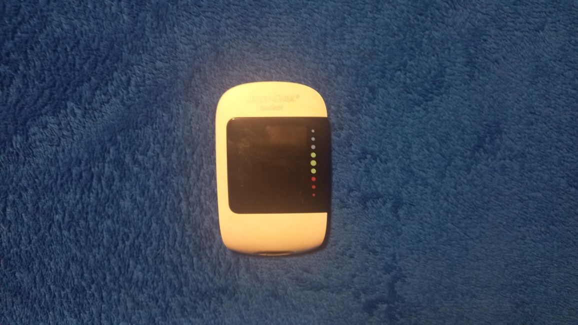 Glukometr Accu-Chek Instant