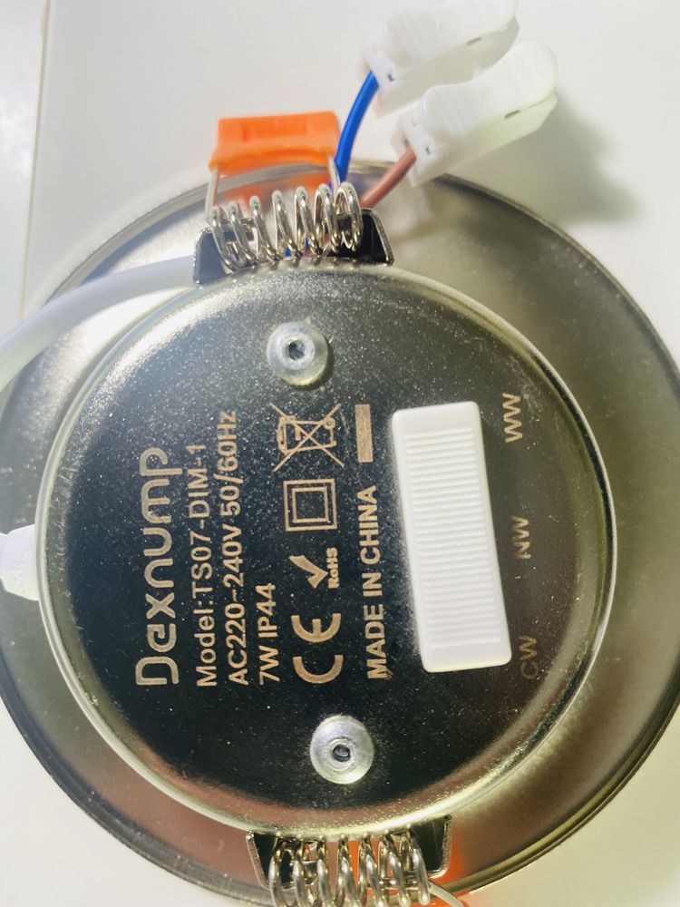 Oświetlenie montowane w suficie  6-cio pak lamp Led