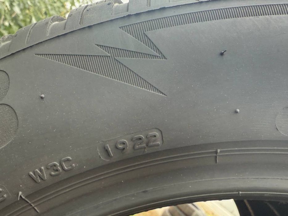 Як нові 235/55/18 Bridgestone blizzak LM005 2022 рік 6.8 мм