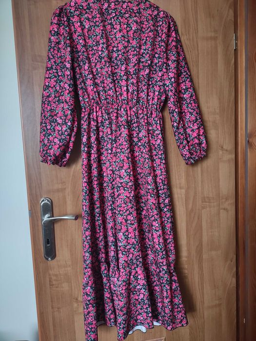 Sukienka xl  w czerwone kwiatuszki