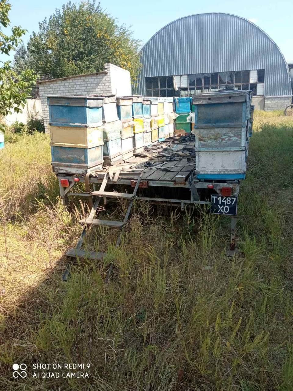 Пчеловодческа платформа площадка прицеп для ульев