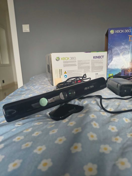 Sprzedam XBOXA 360 z kamerą i grami