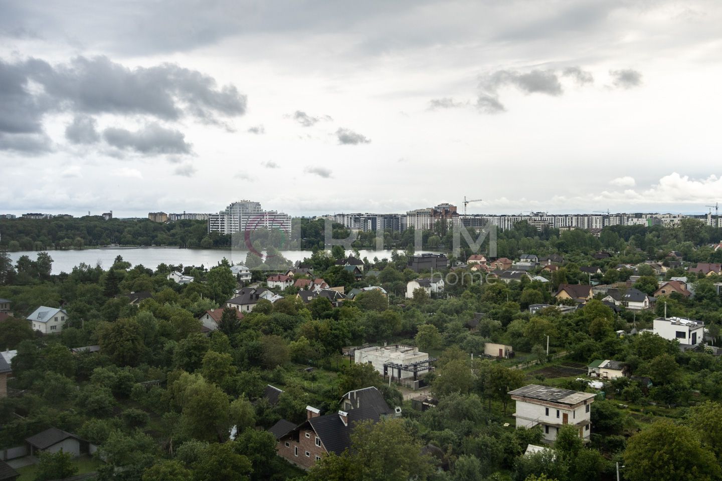 Продаж 2-кімнатної квартири з панорамним видом у ЖК Манхетен