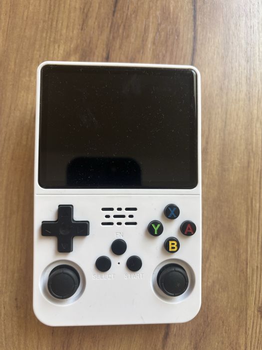 R36S konsola przenośna