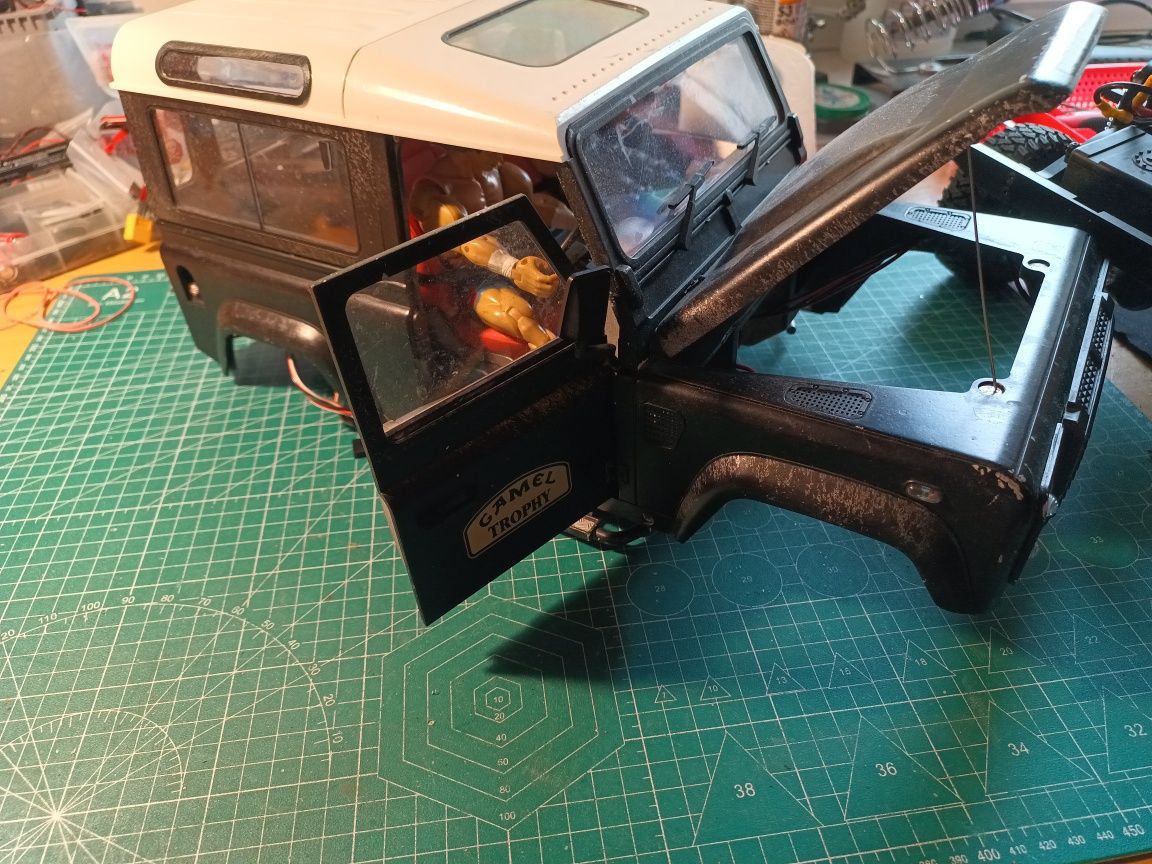 RC trial crawler 1/10 defender D90 hardbody  jak rc4wd