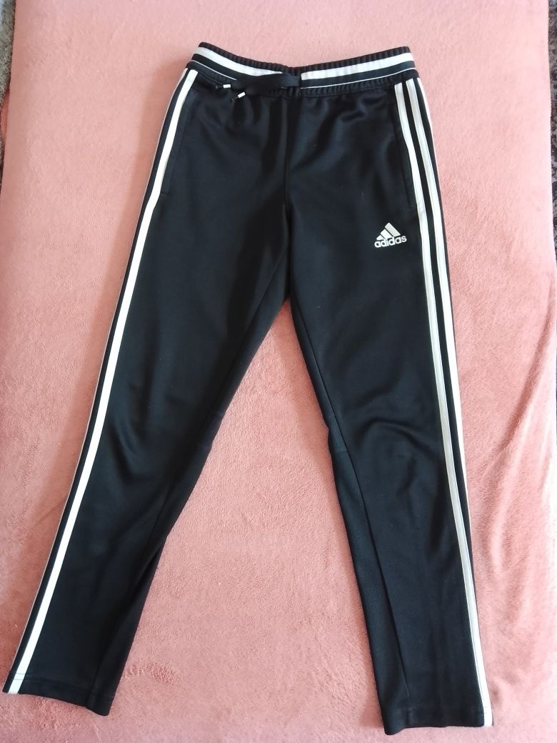 Spodnie dresowe Adidas r. 140