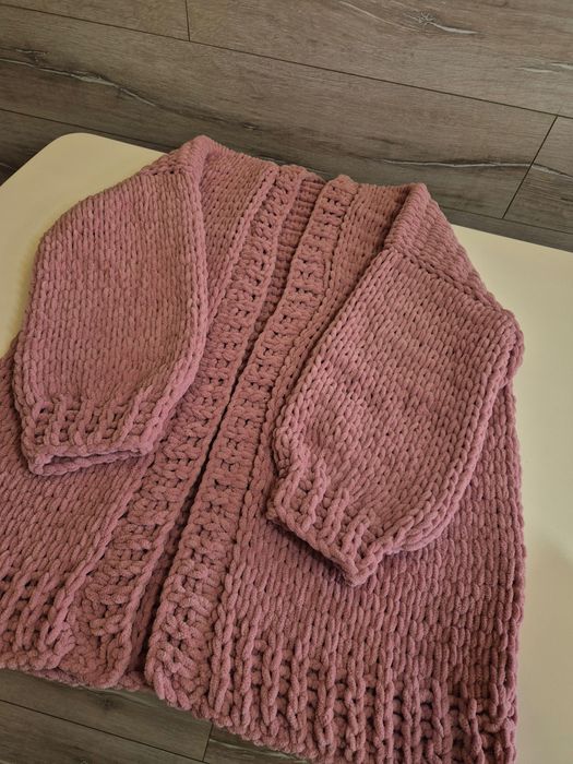 В’язані комбінезони та пледи