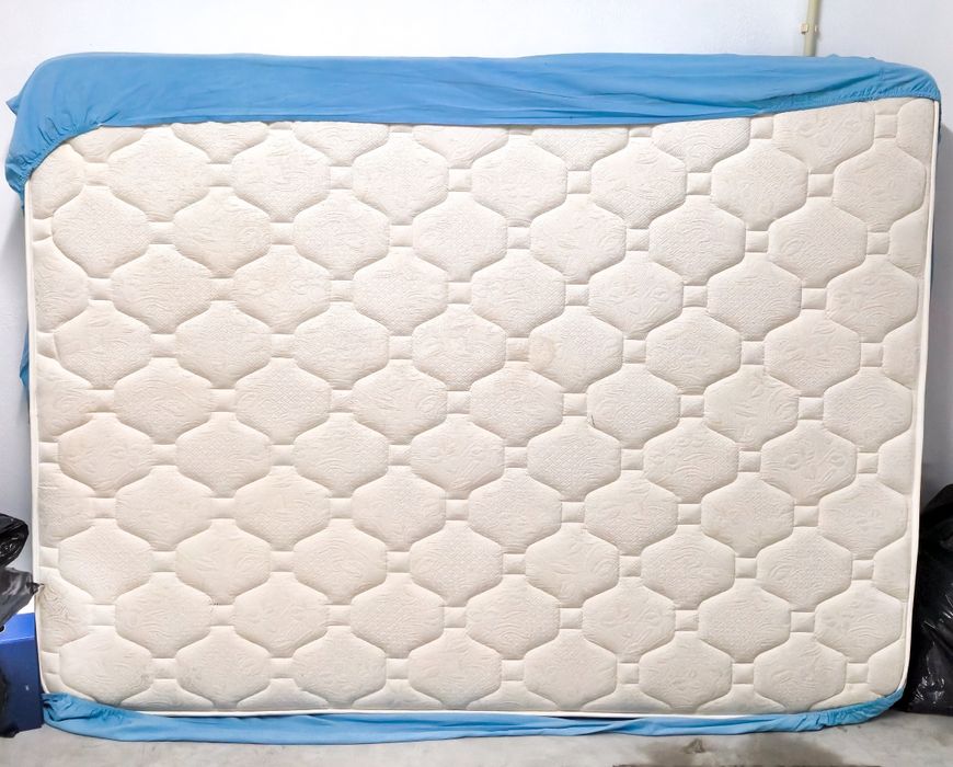 Sommier & Colchão BOM ESTADO