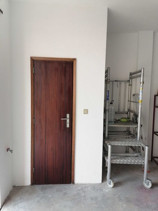 Armazém c/ WC, Garagem Gaia centro Avenida República