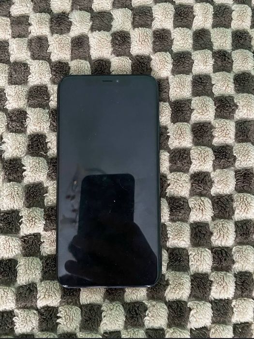 Iphone 11 pro max 256 gb на запчастини