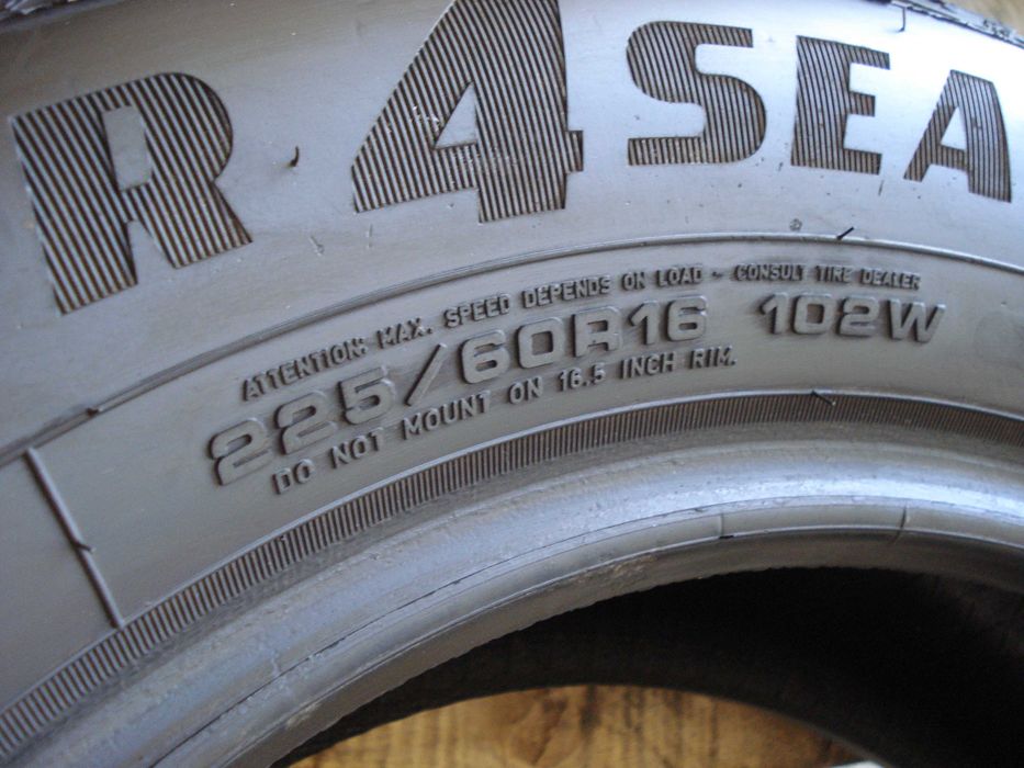 Goodyear Vector 4Seasons  225/60 r 16  2 - sztuki całoroczne