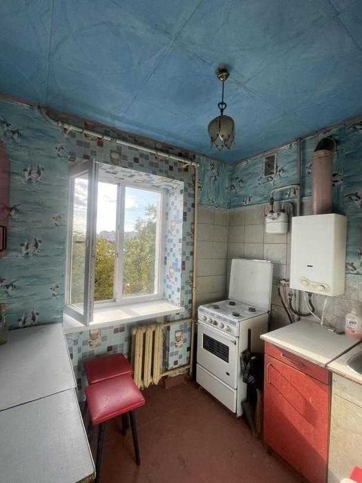 Продам 3х комнатную квартиру на Холодной Горе в кирпичном доме