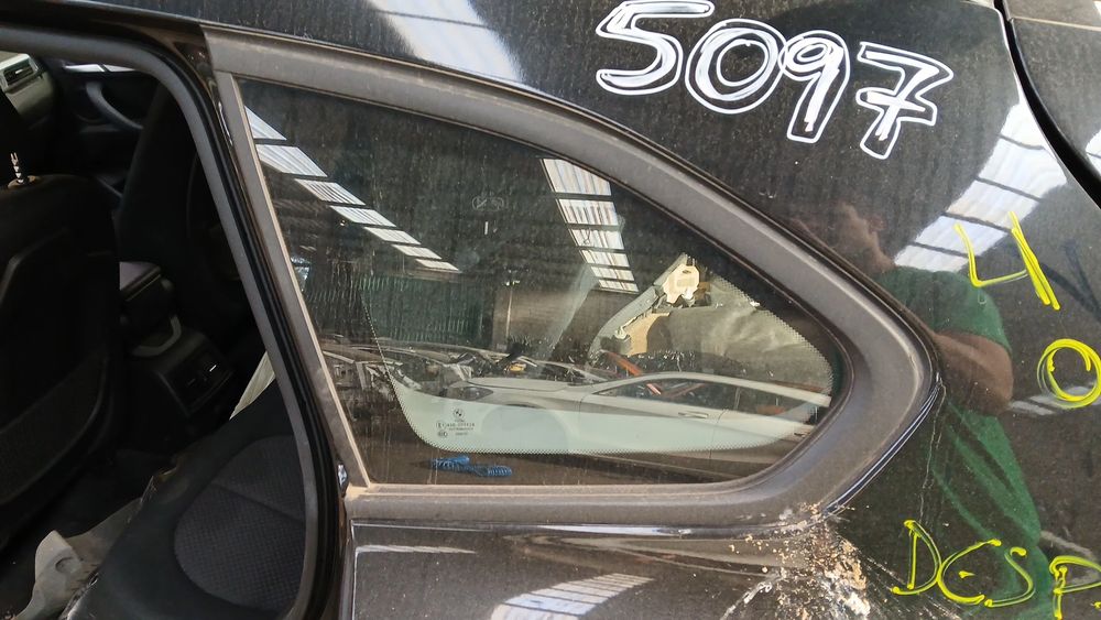 Vidro do painel trás esquerdo BMW X1 (F48)
