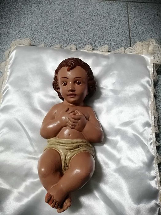 Menino jesus, com almofada cetim