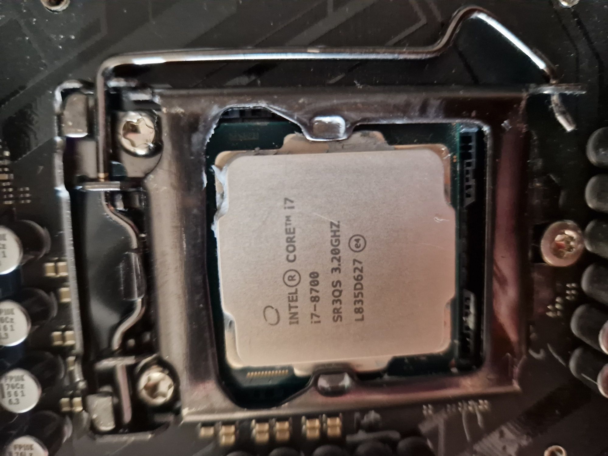 Asus maximus x + Intel i7 8700