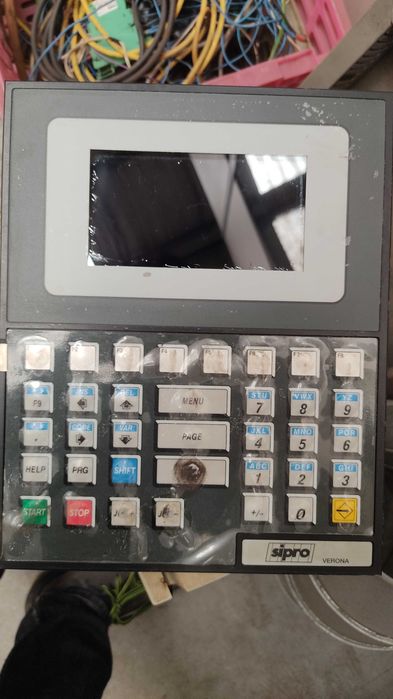 Controlador Sipro siax 200 com 3 servomotores e respetivas drives