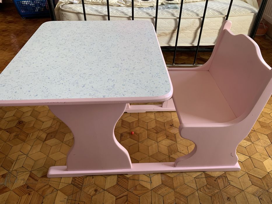 Mini biurko, krzesełko ze stolikiem dla dziecka