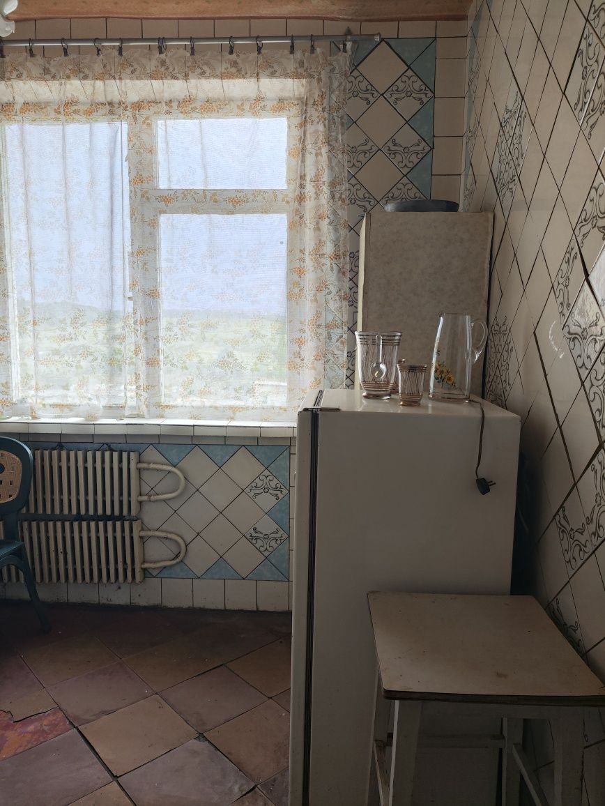 Продам 4 кв. ул. Валентиновская (Блюхера), д.64 этаж 7/9 под ремонт.