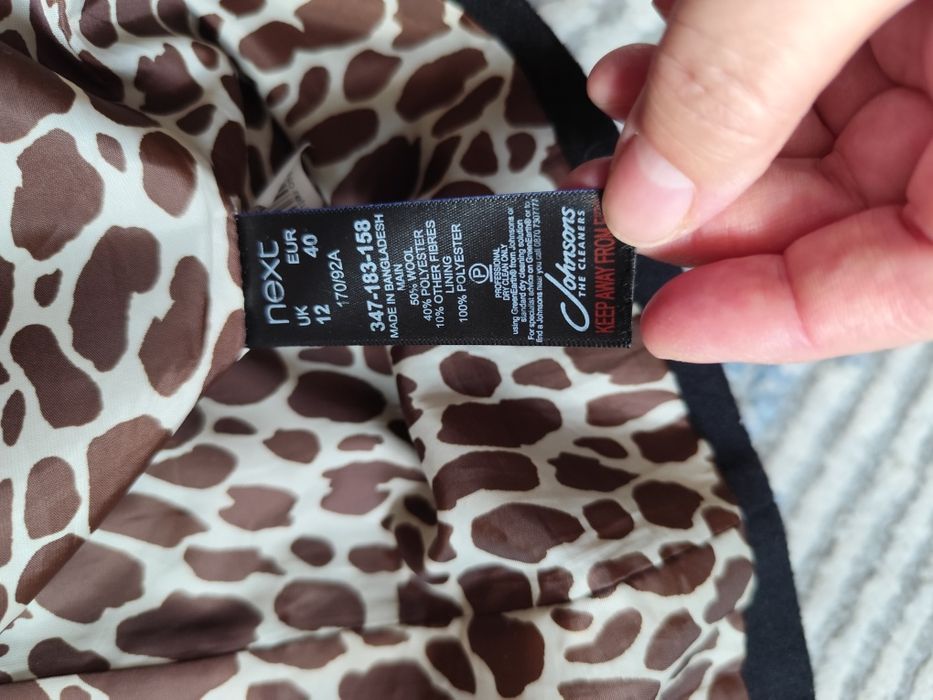 Elegancki, wełniany czarny płaszcz Next r.40