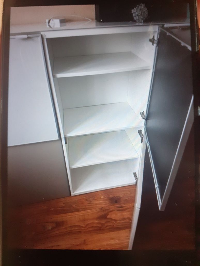 Sprzedam dwu letnia komodę lka.