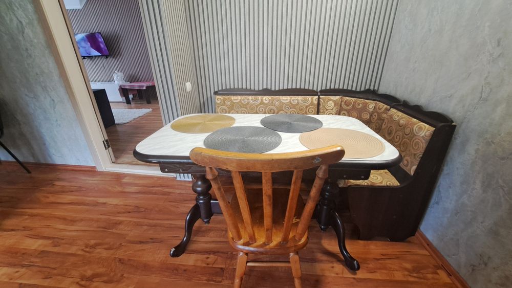 Подобова оренда пів будинку.