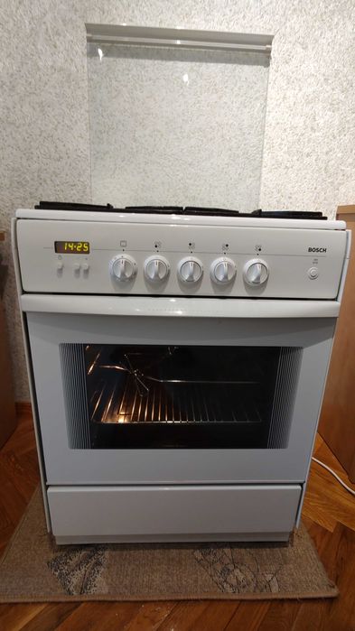 Газова плита з газовою духовкою Bosch HSG132PRF/02