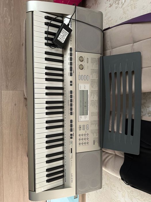 Синтезатор Casio LK-270