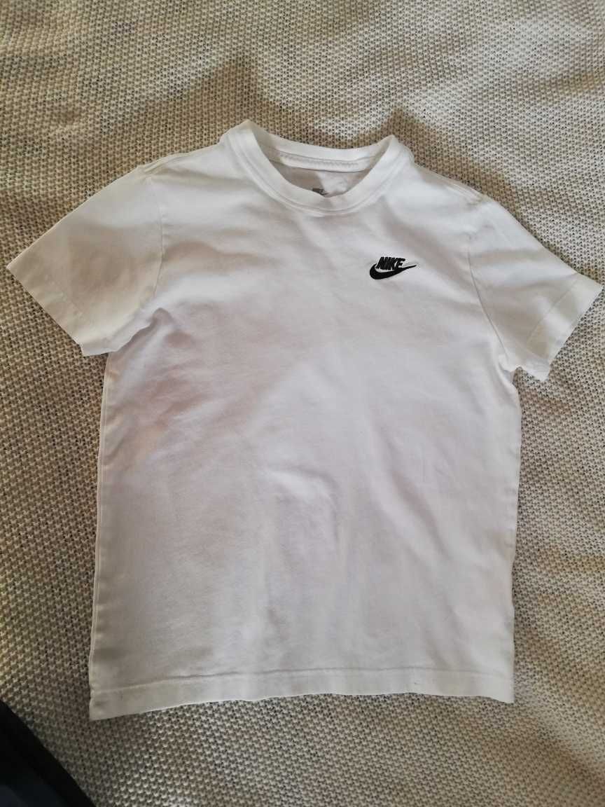 T-shirt chłopięcy biały, marki Nike , wzrost 137 -146
