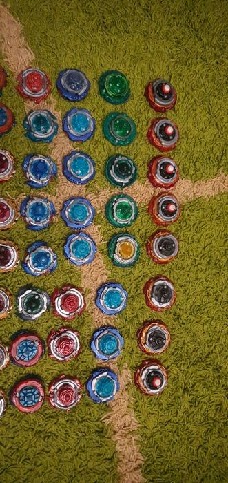 Повна колекція 72 Beyblade Burst