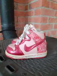 unikatowe nike dunk high valentines day