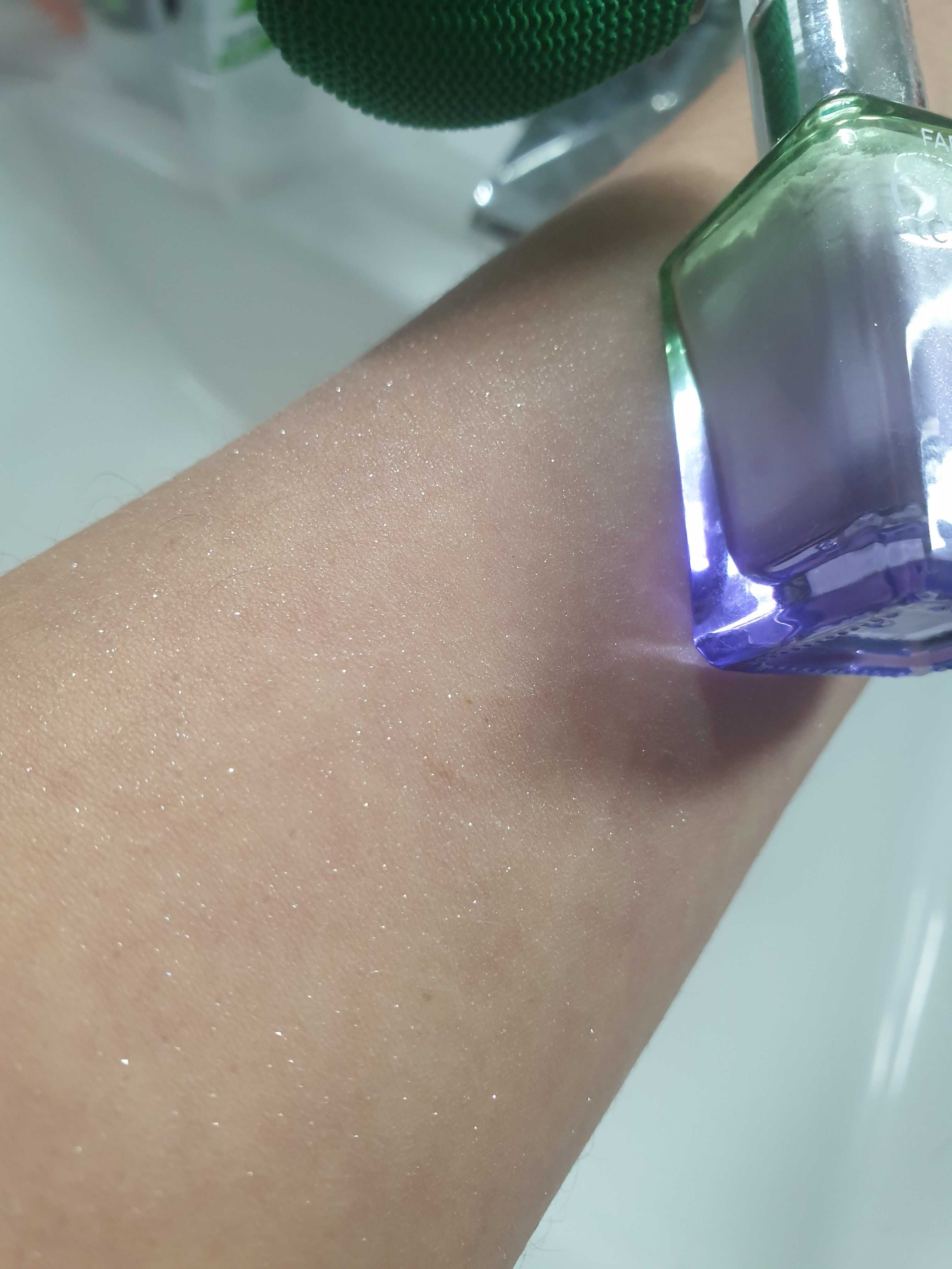Perfumowany puder z pyłkiem srebrnym  elessar Faberlic