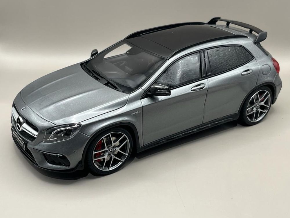 Model 1:18 Mercedes Benz GLA 45 AMG