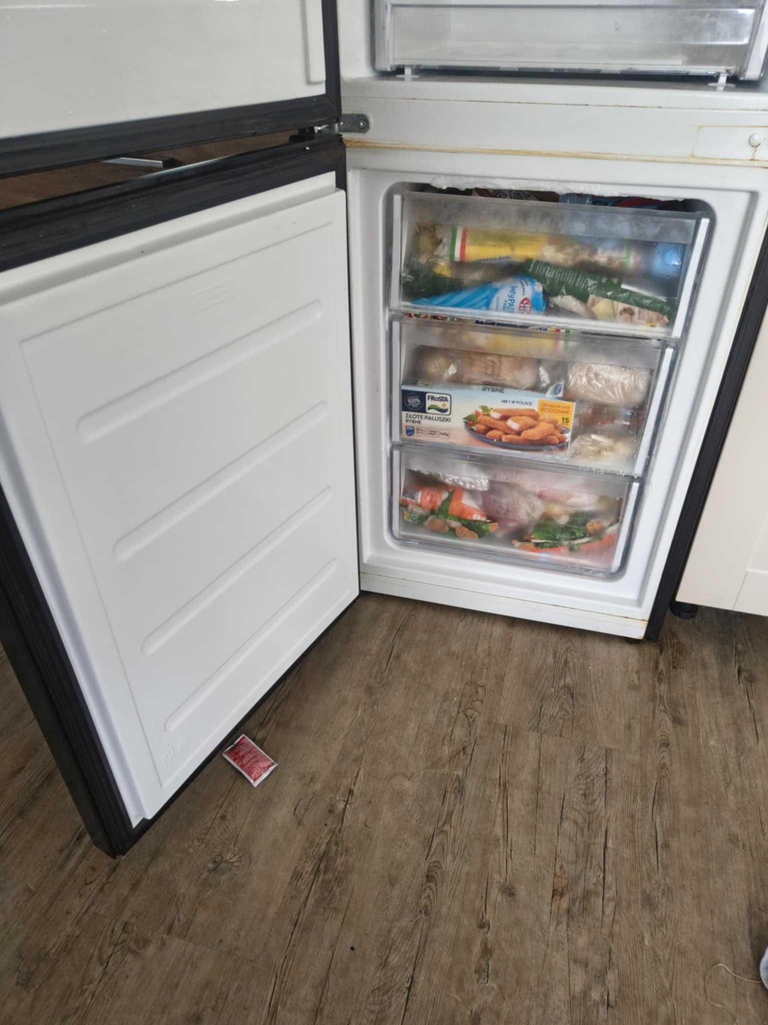 Sprzedam Lodówkę INDESIT LI8S1EK zakupioną w grudniu 2022 na gwarancji