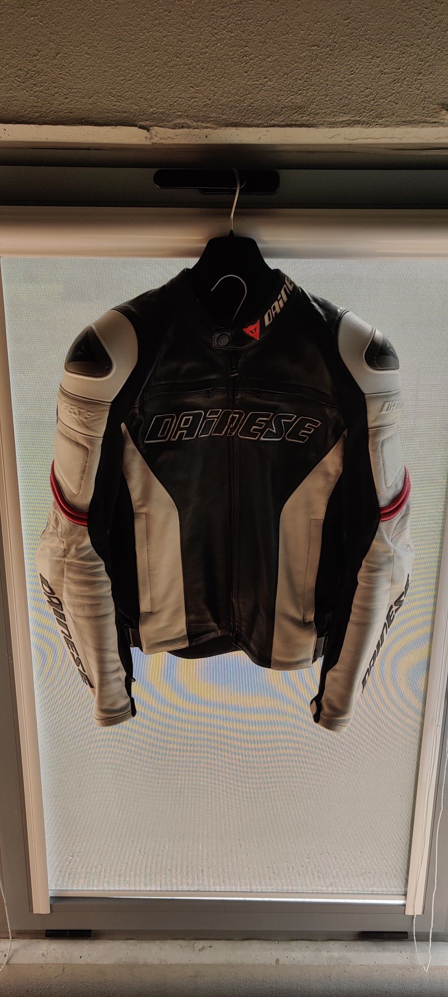 Casaco de cabedal Dainese tamanho 48