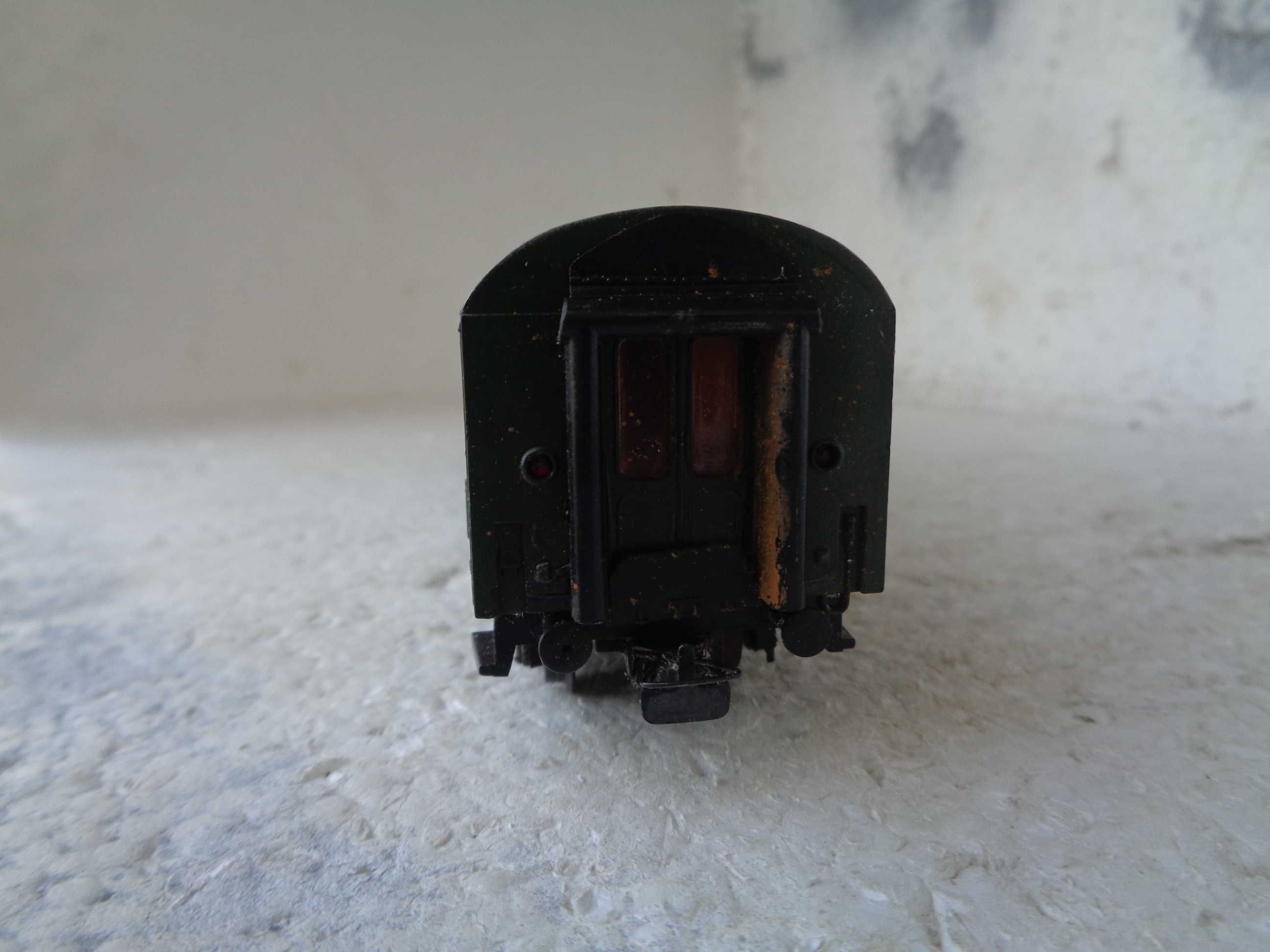 1:87 PIKO Carruagem passageiros da DR 2ª classe