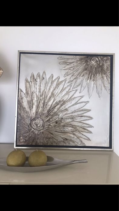 Quadro em tons dourado novo