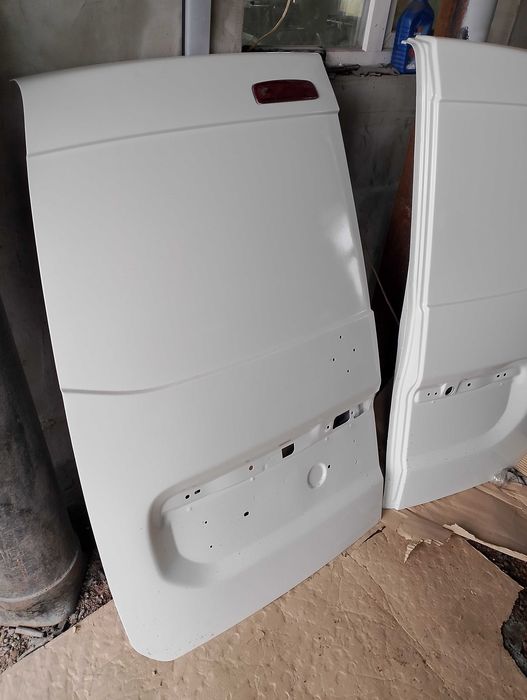 Двері задні багажника Renault Express