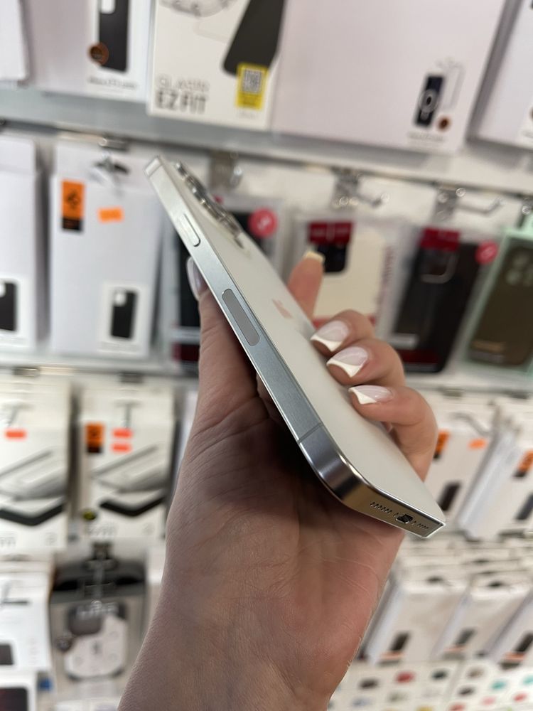 iPhone 15 Pro Max 256Gb white titanium - АКБ 93%, стан 5