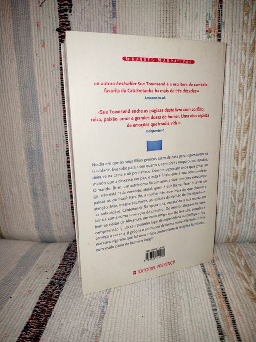 A mulher que decidiu passar um ano na cama (Portes grátis)