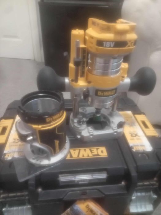 Фрезер DeWalt новий