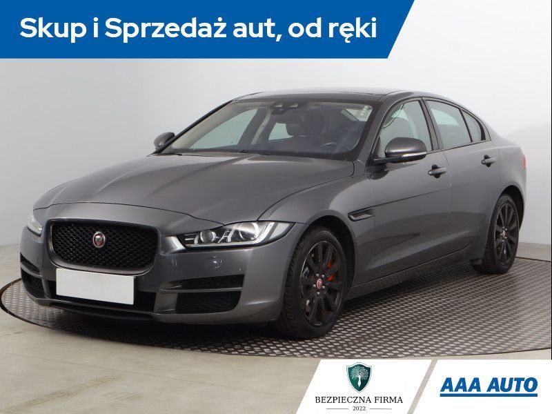 Jaguar XE 20t, Automat, Skóra, Navi, Xenon, Bi-Xenon, Klimatronic, Tempomat,