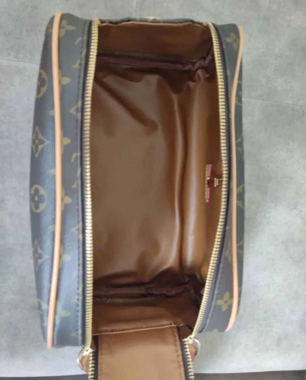 Кожаная косметичка LV, шкіряна косметичка Louis Vuitton