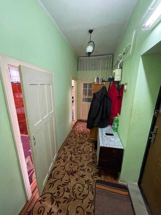 Продається 2-кімнатна квартира у центрі міста