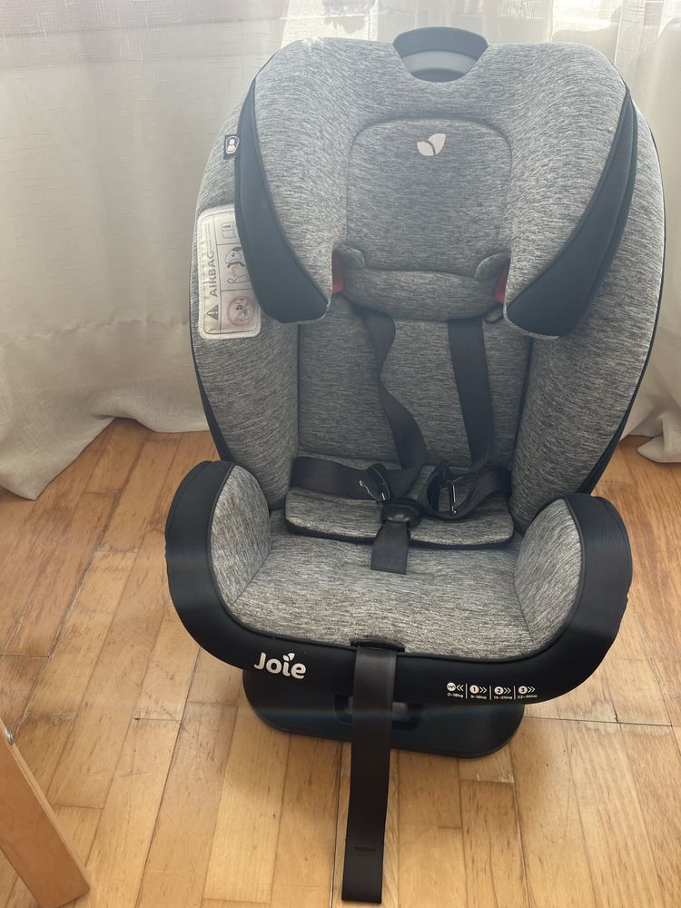 Cadeira automóvel bebé