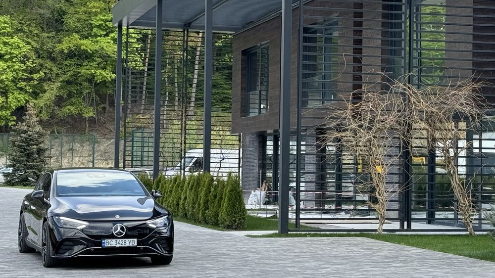 Оренда авто Mercedes EQE AMG