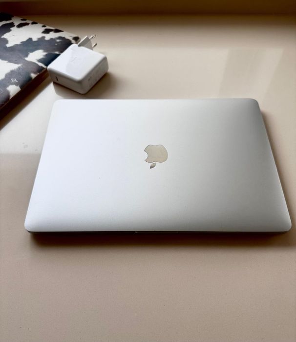 MacBook Pro (13-inch, M1, 2020)
Apple M1
8GB