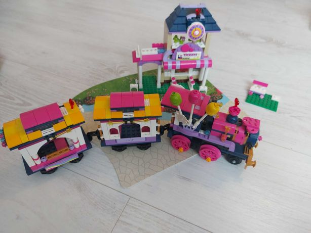 Lego cukierkowa stacja i lokomotywa