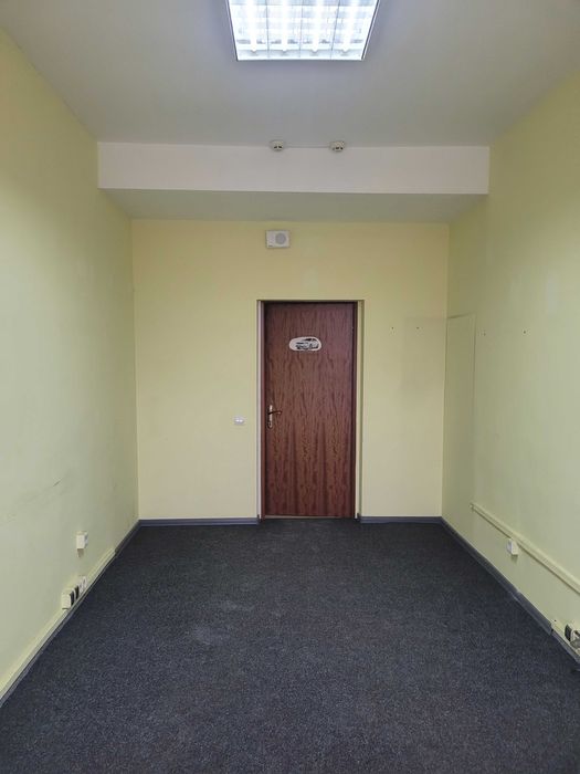 Офіс 16 кв.м. біля м.Чернігівська