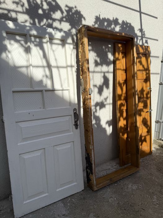 Деревянные б/у двери